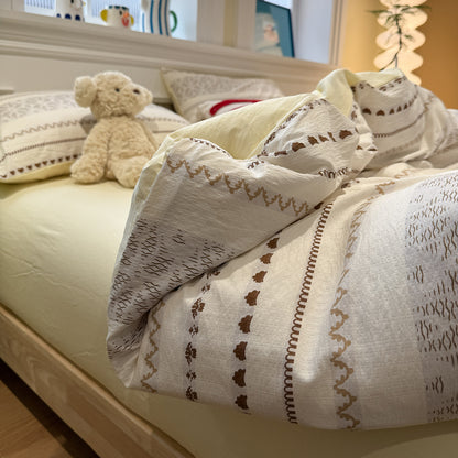 Gesteppte Baumwoll-Bettwäsche mit nordischem Rentier-Patchwork