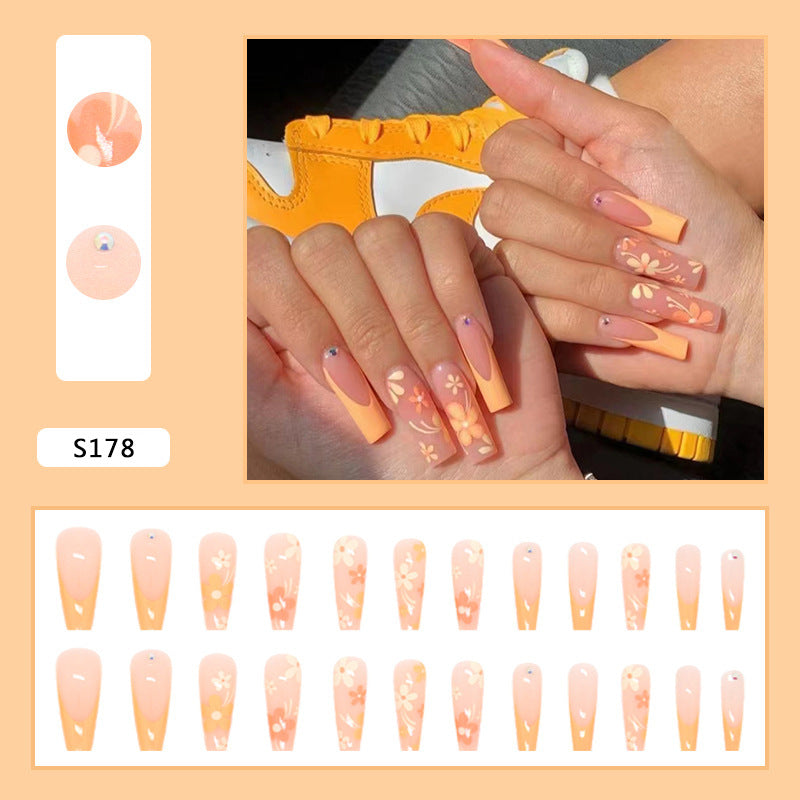 Kunstnagelset mit floralen Acrylverzierungen Brehn