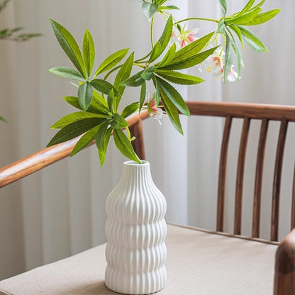Stilvolle Keramikvase mit Wellenstruktur Brehn
