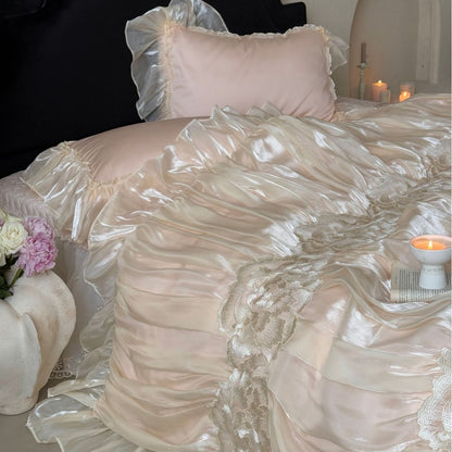 Luxuriöses Satin-Bettwäsche-Set mit volants und Spitzenbesatz