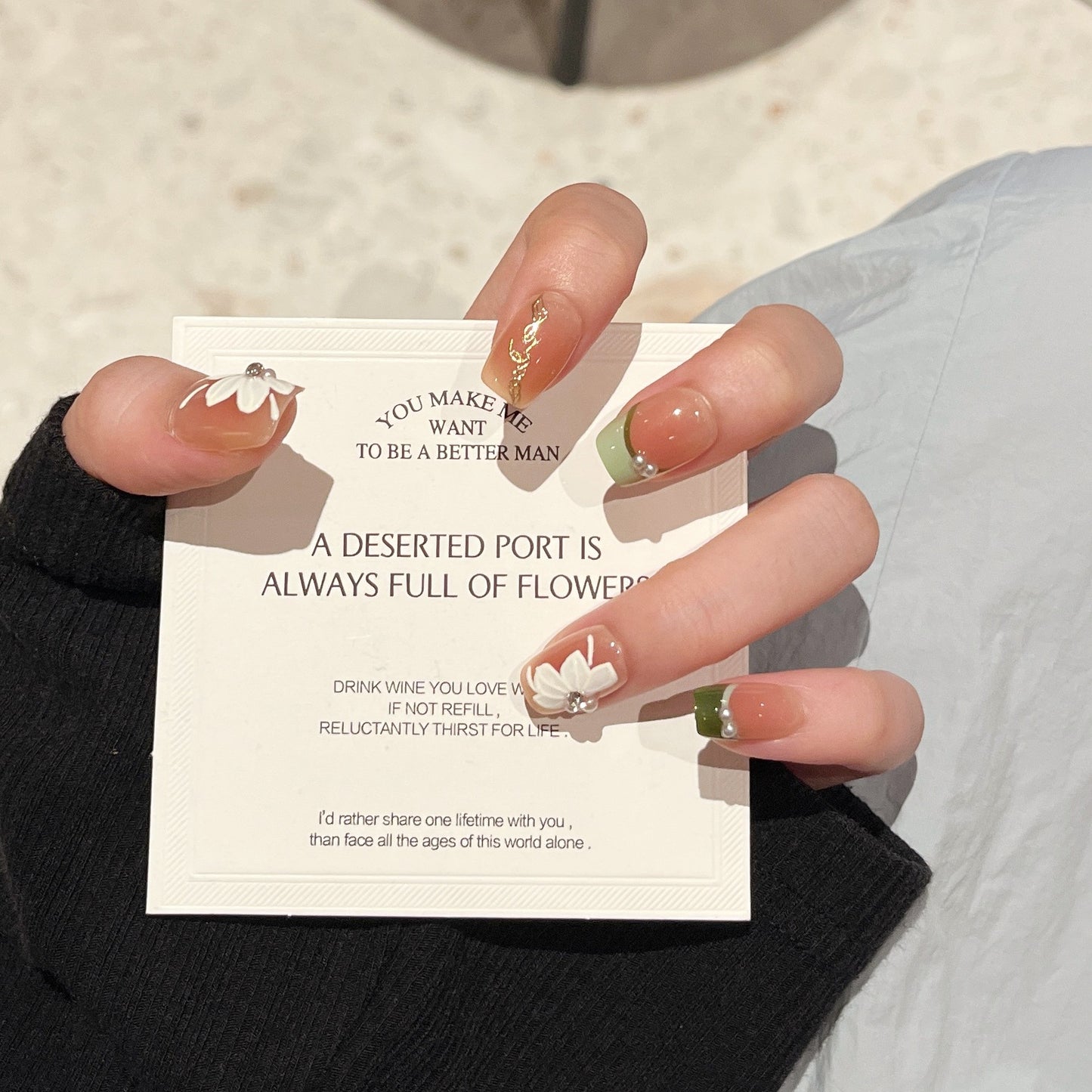 Blumen-inspiriertes Press-On Nagelset Brehn
