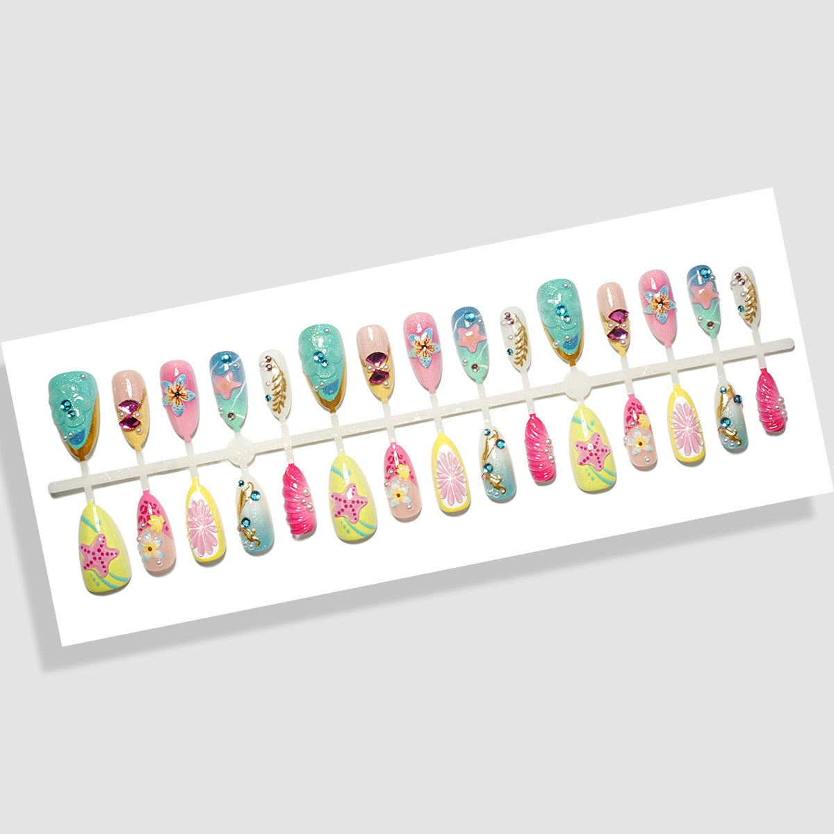 Dekorativer Press-On Nagelkunst Set mit Zubehör