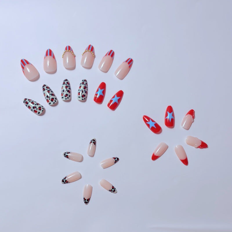 Kunstvolle Nagelspitzen im Retro-Stil Brehn