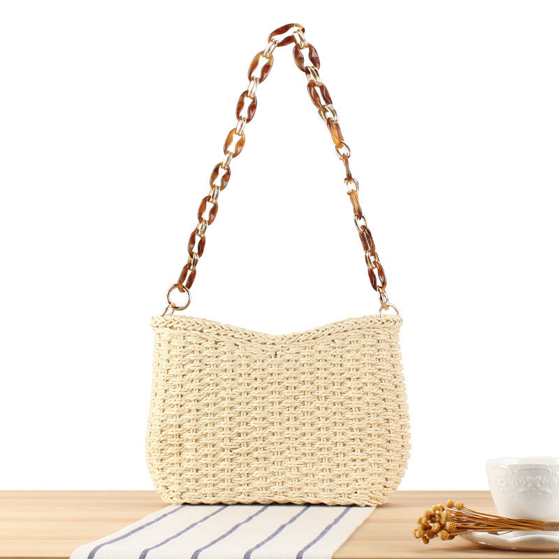 Modische Strohtasche mit Kettenriemen Brehn