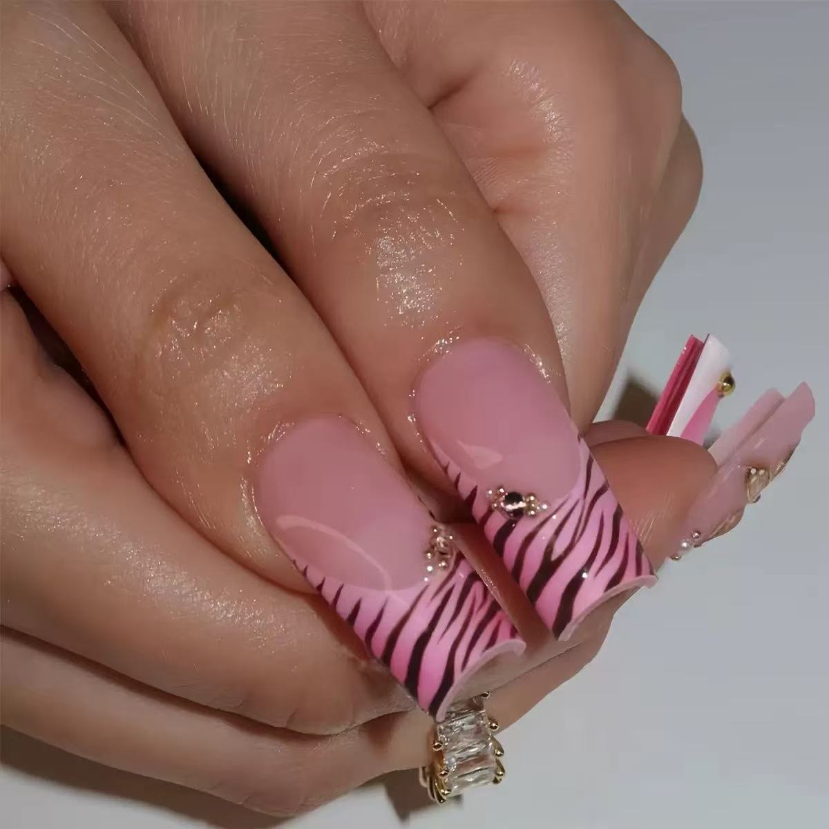 Dekorative 3D Blumen Nagelkunst Erweiterungen Brehn