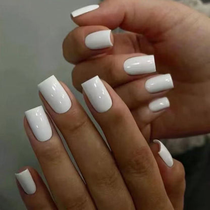 Kunstnagelset mit elegantem Hochglanz-Finish Brehn