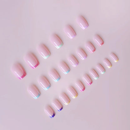 Kunstnagelset mit bunten Farbakzenten Brehn