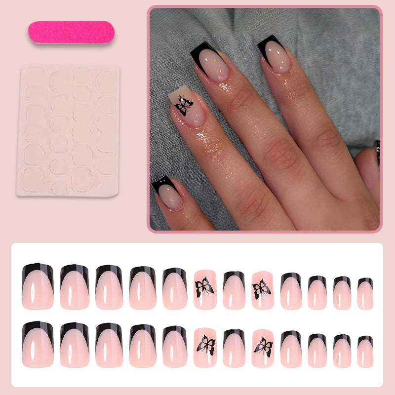 Glamouröses Kunstnagelset mit filigranen Schmetterlingsdesigns Brehn