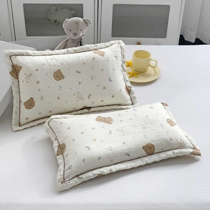 Baby Musselin Kissen Set mit Bärenmotiv & weichem Gaze-Rüschensamt