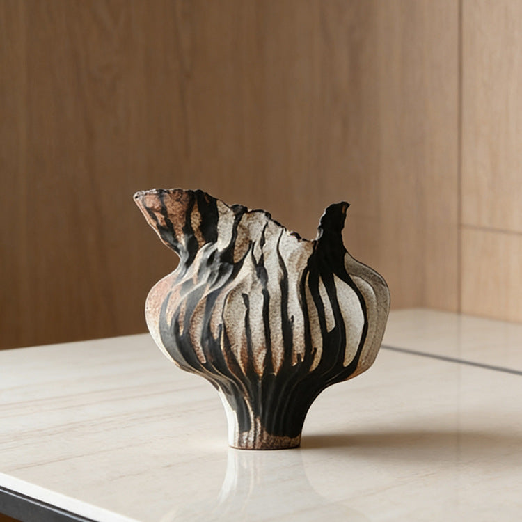Künstlerische texturierte Keramikblume Vase