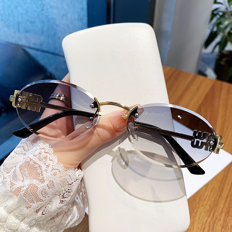 Damen modische Sonnenbrille im eleganten ovalen Design Brehn