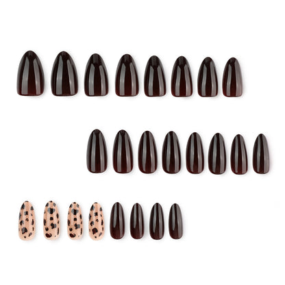 Kunstvolle Nagelverlängerungen mit elegantem Tierdesign Brehn