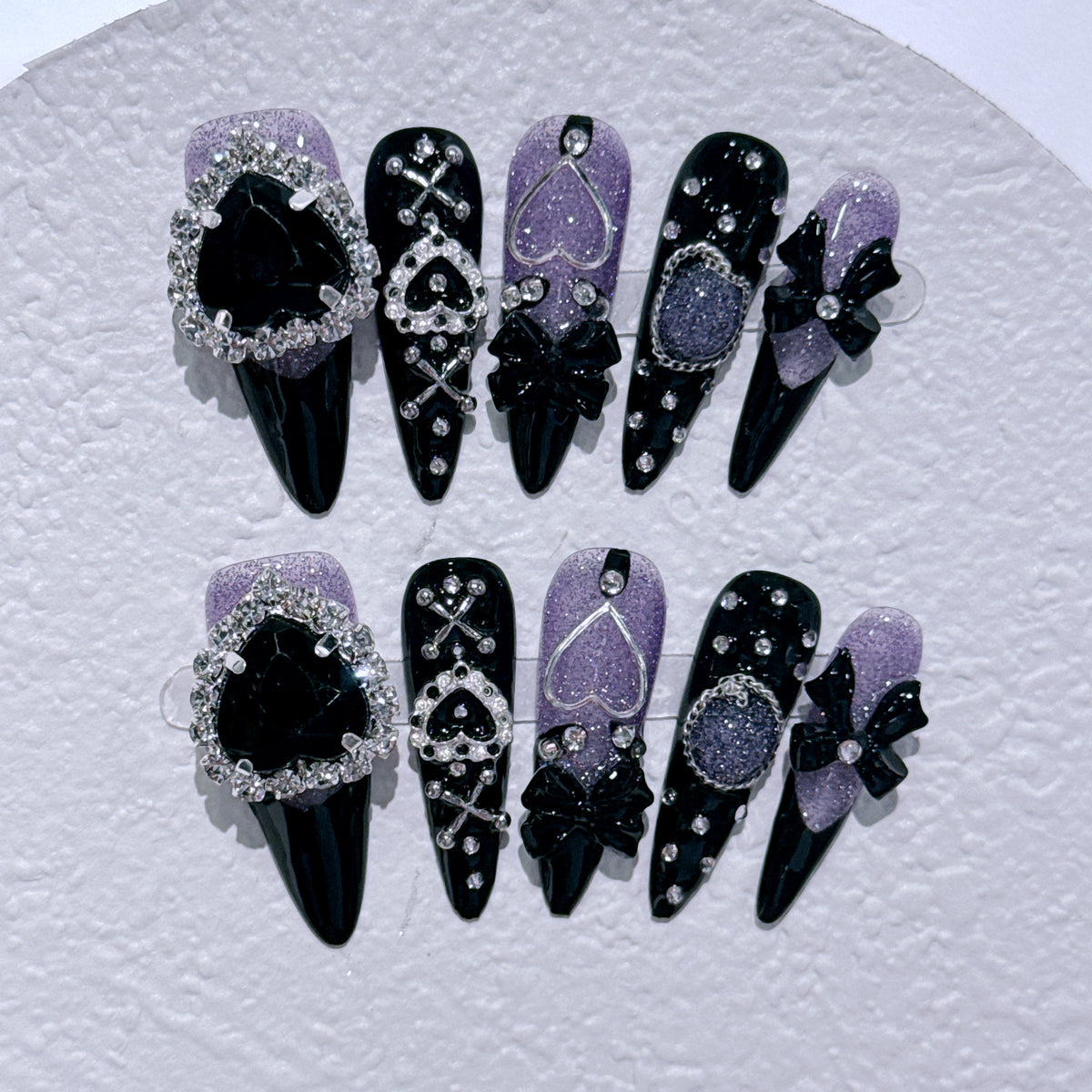 Dekoratives gotisches Press-On Nagelkunst Set