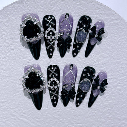Dekoratives gotisches Press-On Nagelkunst Set
