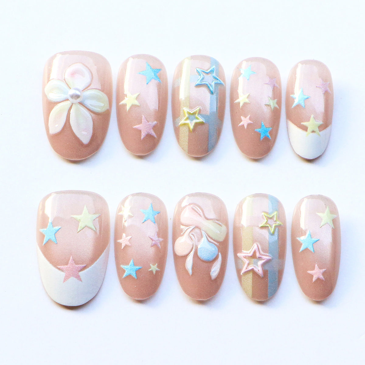 Sternenblüten-Nagelkunst