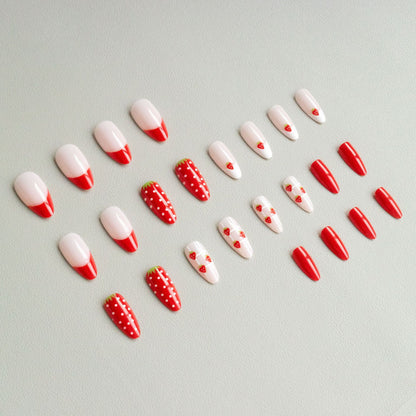 Erdbeer-Themen-Nagelkunst