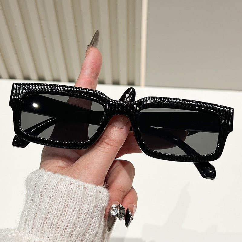 Damen stylische Sonnenbrille mit strukturiertem Rahmen Brehn