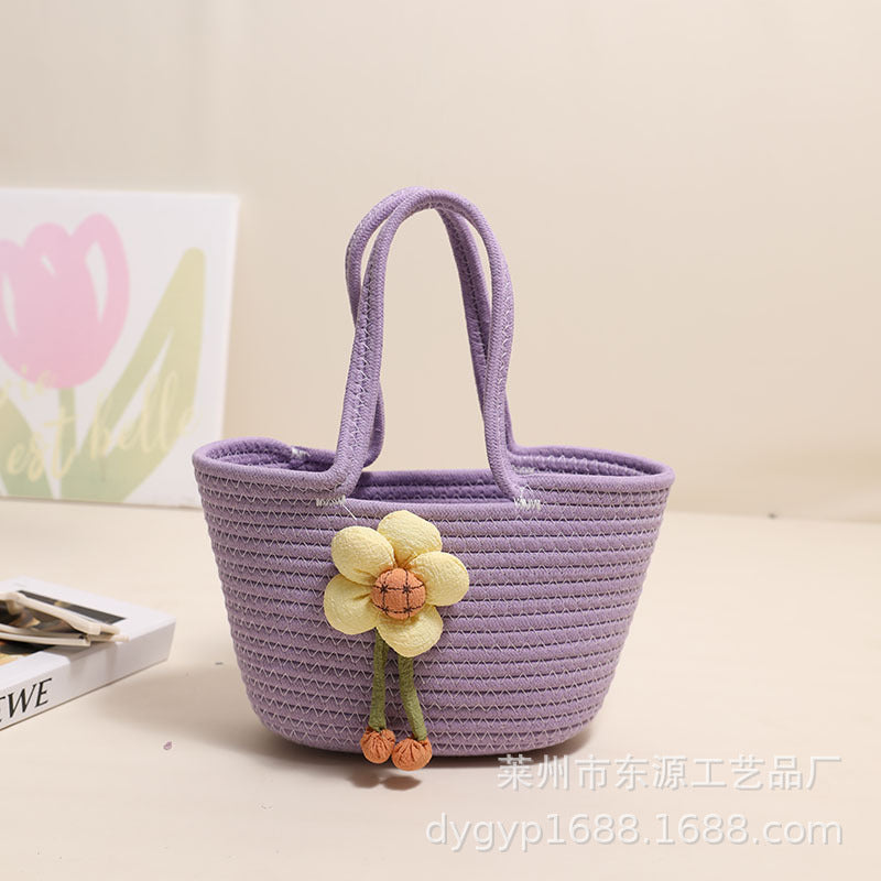 Handgefertigte Korbtasche mit Floralen Akzenten Brehn