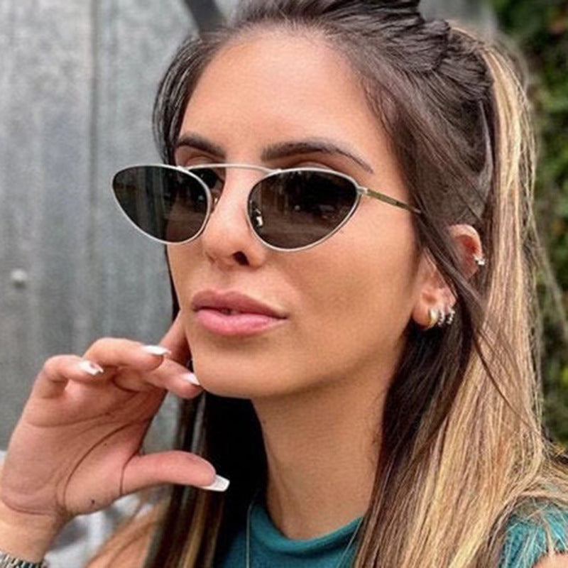 Damen trendige Cat-Eye Sonnenbrille mit schmalem Metallrahmen Brehn