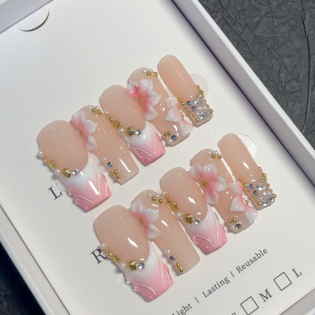 Elegante Blumen Press-On Nagelkunst Set