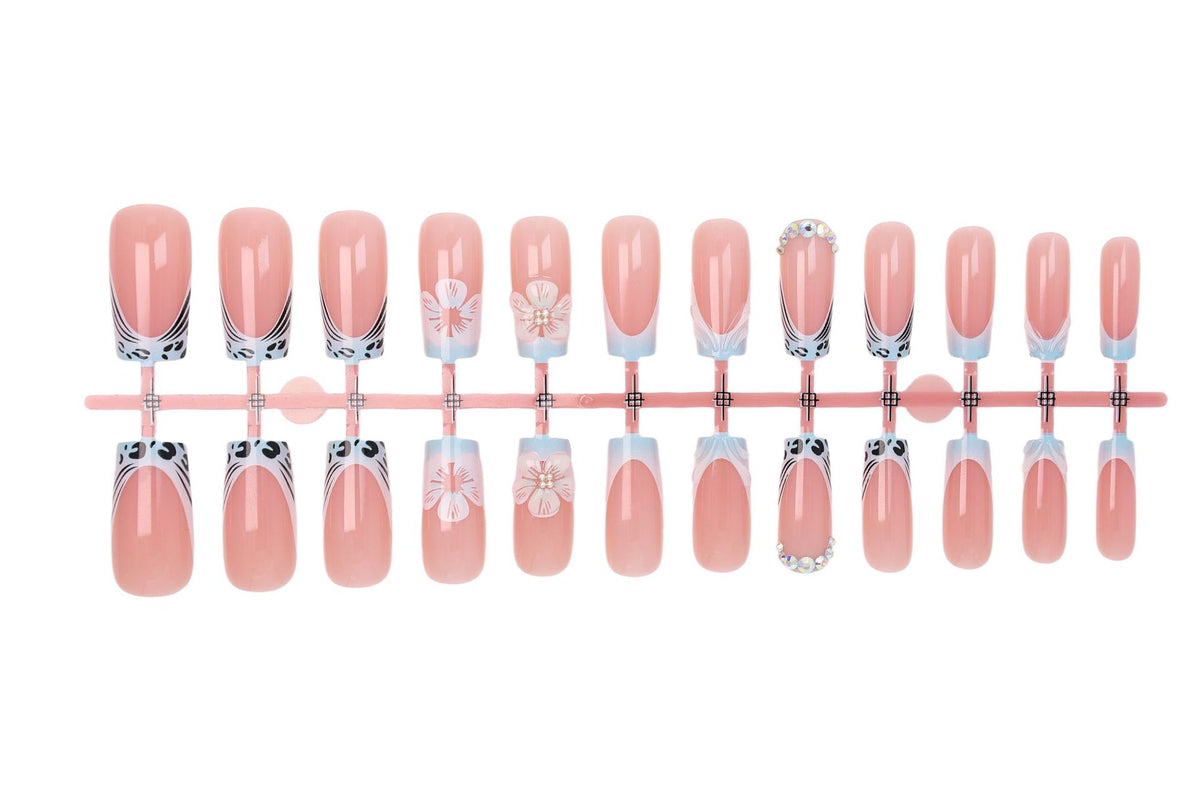 Kunstnagelset mit floralen und trendy Designs Brehn