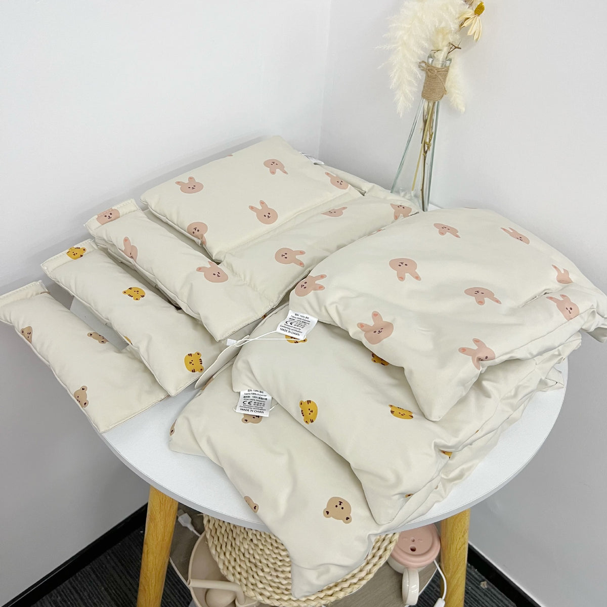 Polster-Set für Hochstuhl für Babys mit abnehmbarem Teddy-Applikation