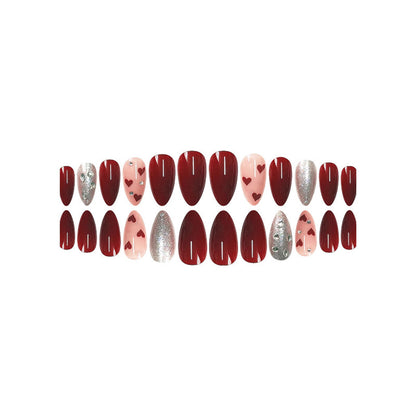 Romantische Herz- und Glitzer-Nail Art Brehn