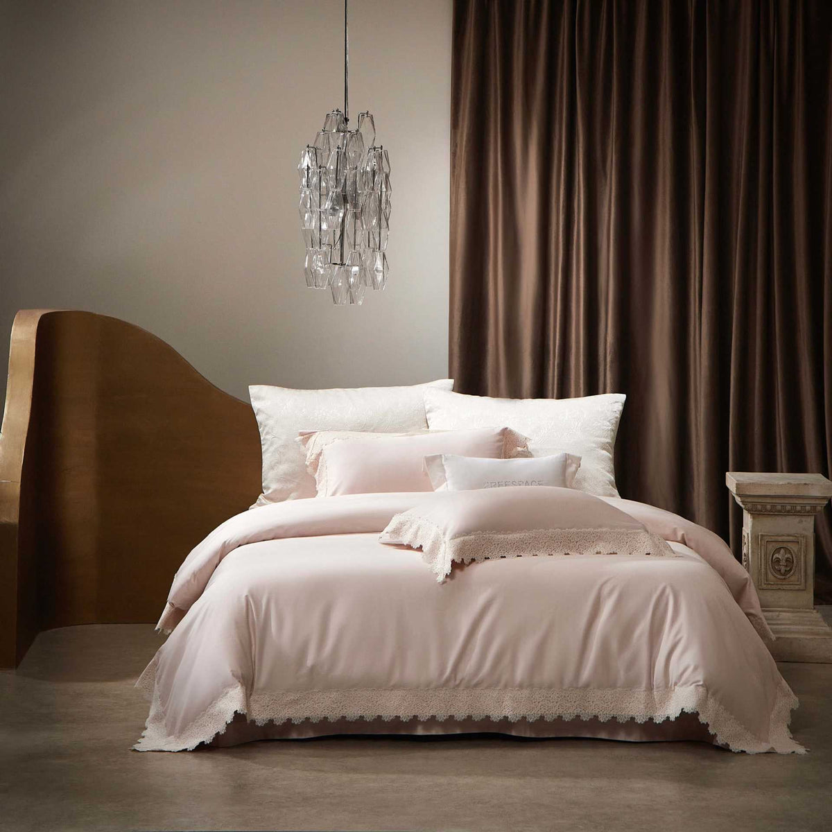Luxuriöses Satin-Bettwäsche-Set mit Spitzenbesatz