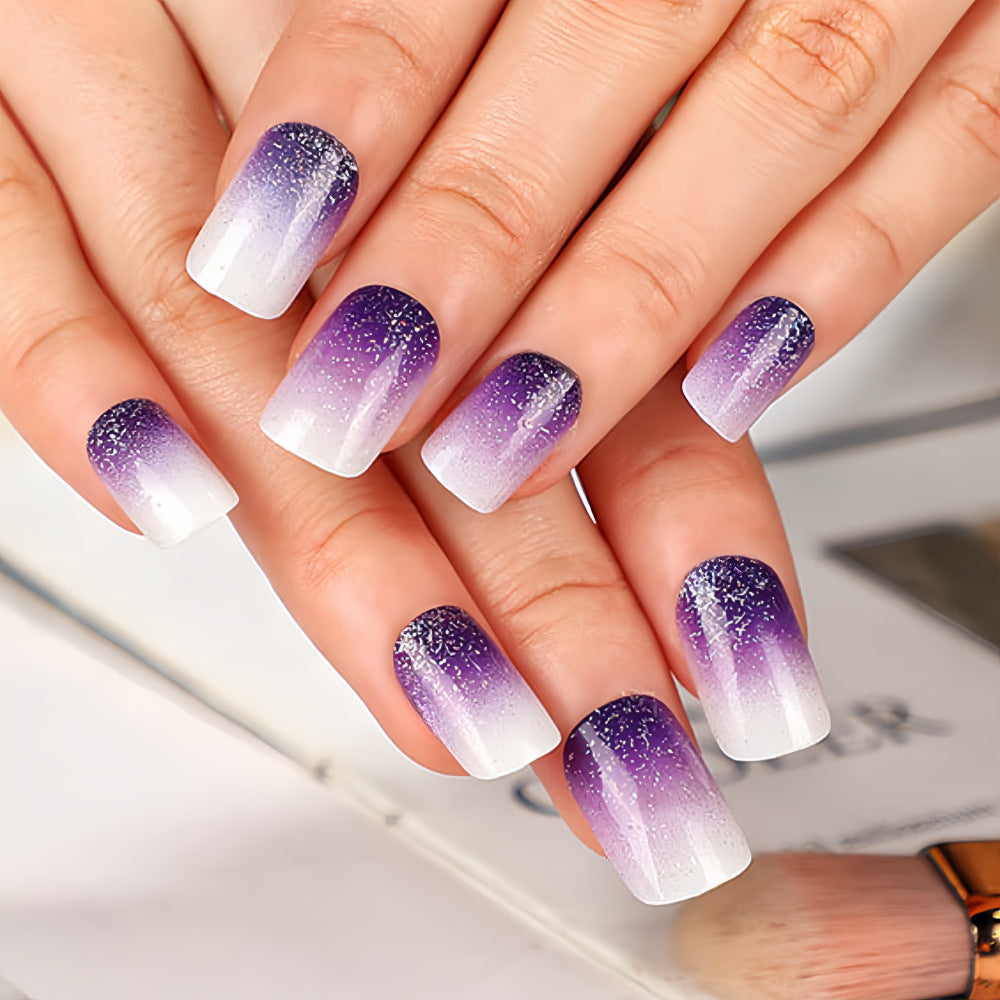 Glitzernde Kunstnägel mit Ombre-Effekt Brehn
