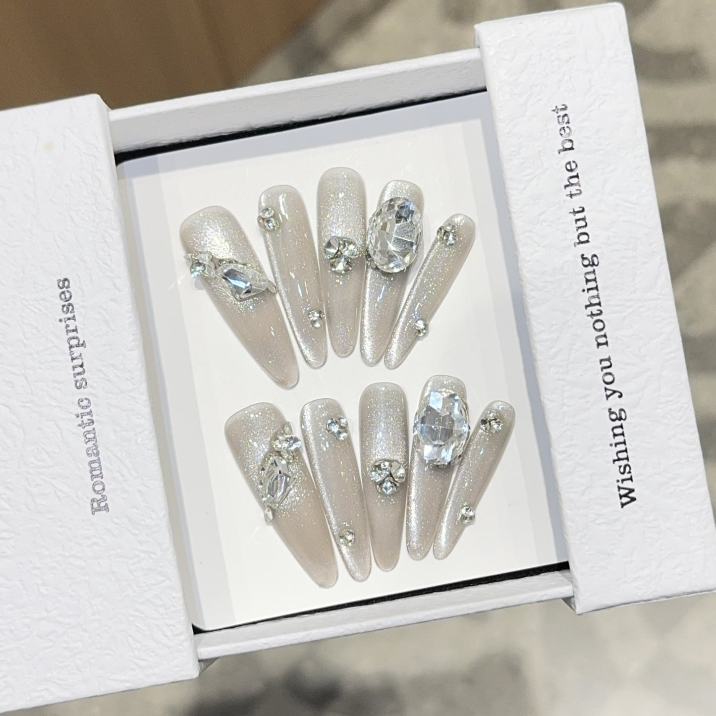 Kunstnägel mit Funkelnden Strassdetails Brehn
