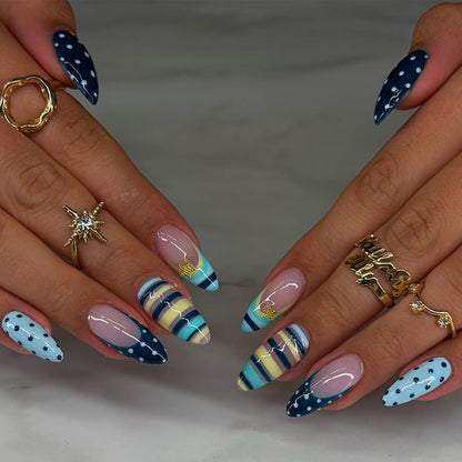 Künstlerische Nagelkunst