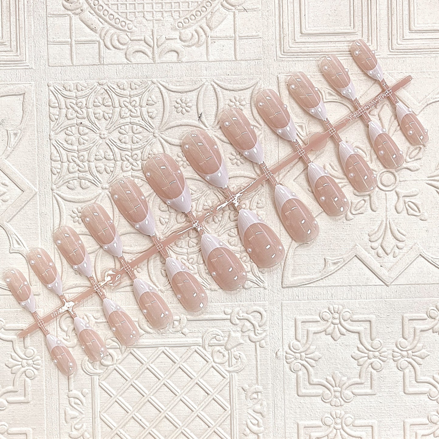 Elegantes dekoratives Press-On-Nagelset Brehn