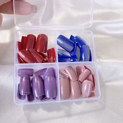 Kunstnagelset mit verschiedenen Designs Brehn