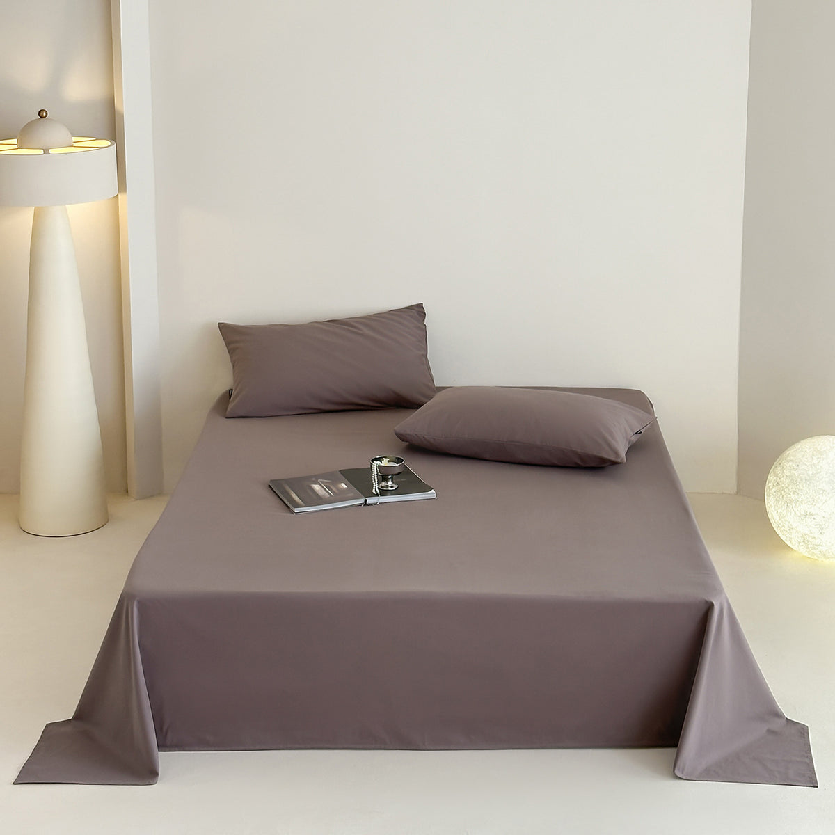 Feines Baumwollsatin-Bettlaken- und Kissenbezugs-Set mit glattem Fall und hochwertiger Webung