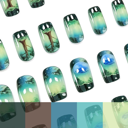 Künstlerisch von der Natur inspirierte Nagelkunsterweiterungen Brehn