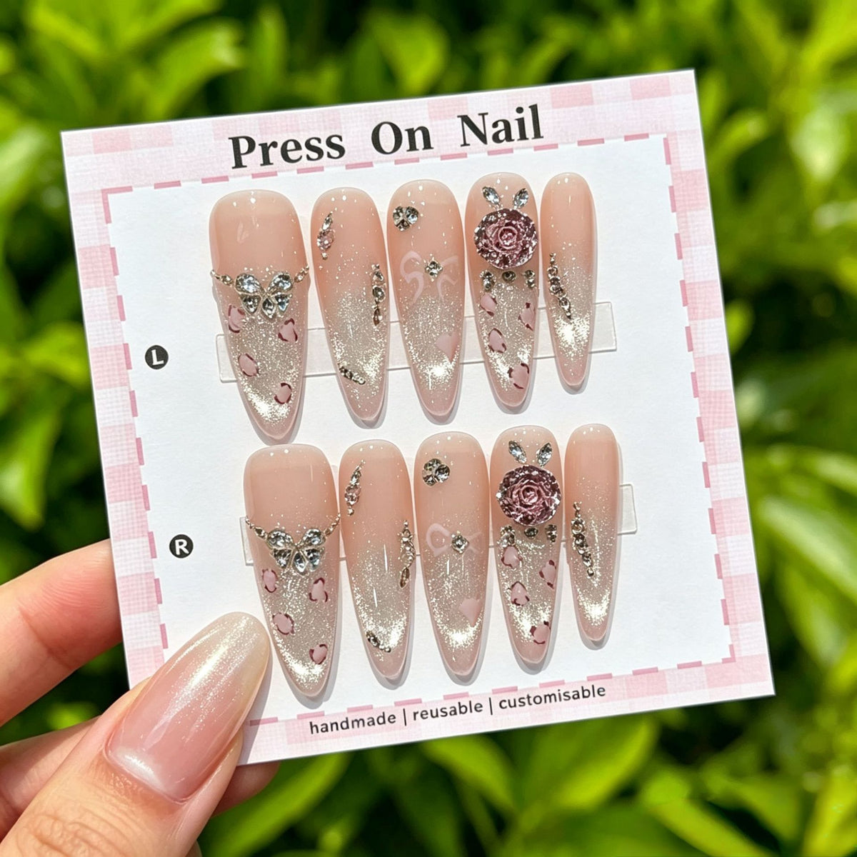 Anpassbare florale Press-On Nagelkollektion