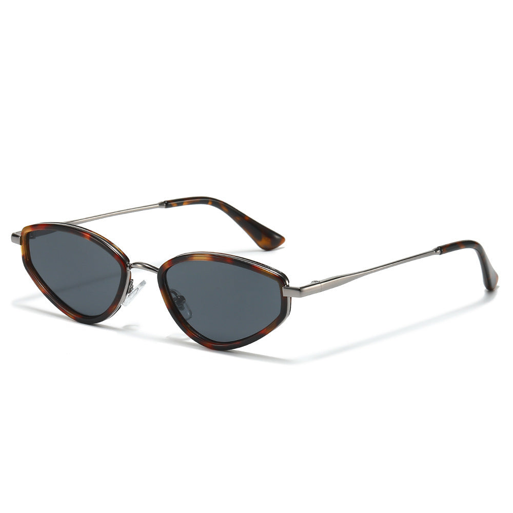 Moderne Katzenaugen-Sonnenbrille mit leichtem Rahmen Brehn