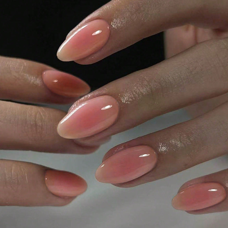Kunstnagelset mit eleganten Nude-Ombre Effekten Brehn