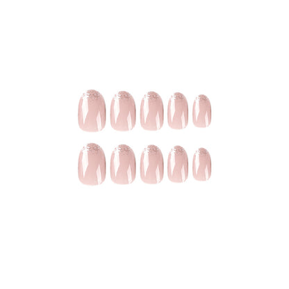 Kunstvolle Nagellack-Applikationen mit elegantem Glitzer-Finish Brehn