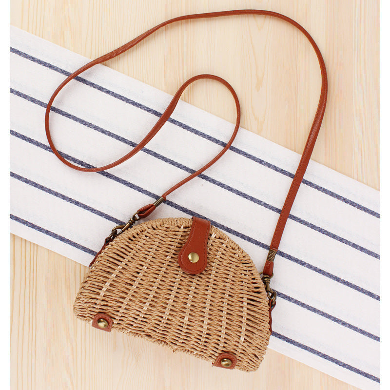 Rattan Umhängetasche Im Halbmondförmigen Design Brehn