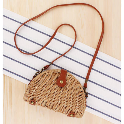 Rattan Umhängetasche Im Halbmondförmigen Design Brehn