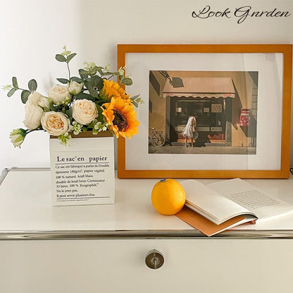 Lebensechte Blumenarrangements