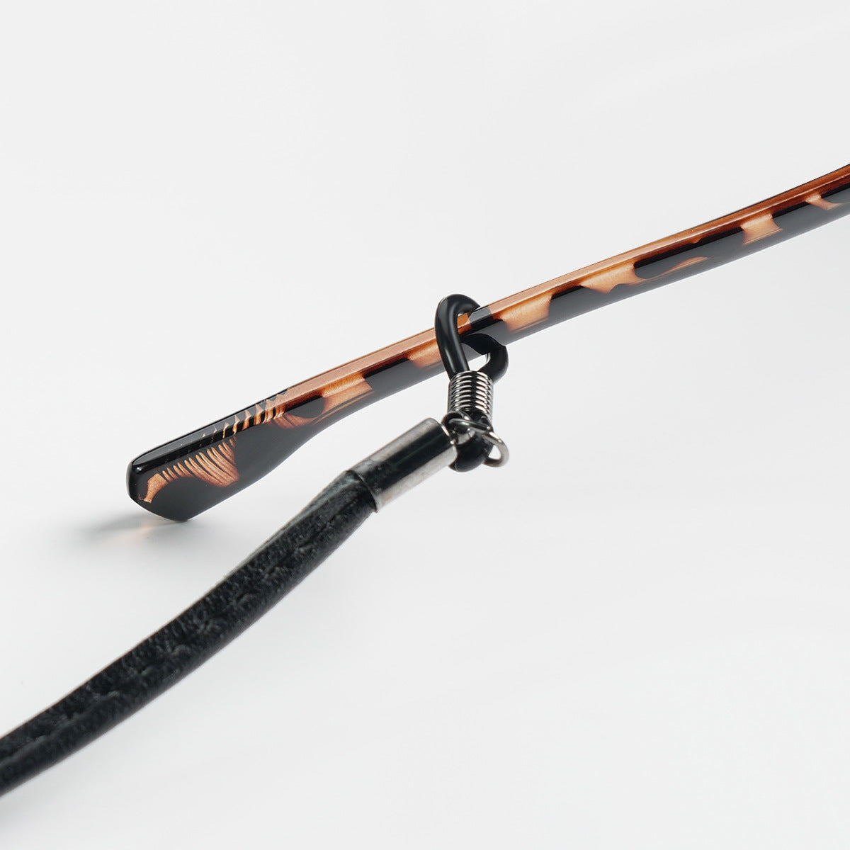 Stylischer Leder-Brillenhalter Brehn