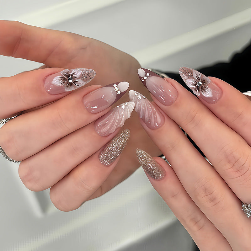 Luxuriöses Press-On Nagelkunstset Brehn