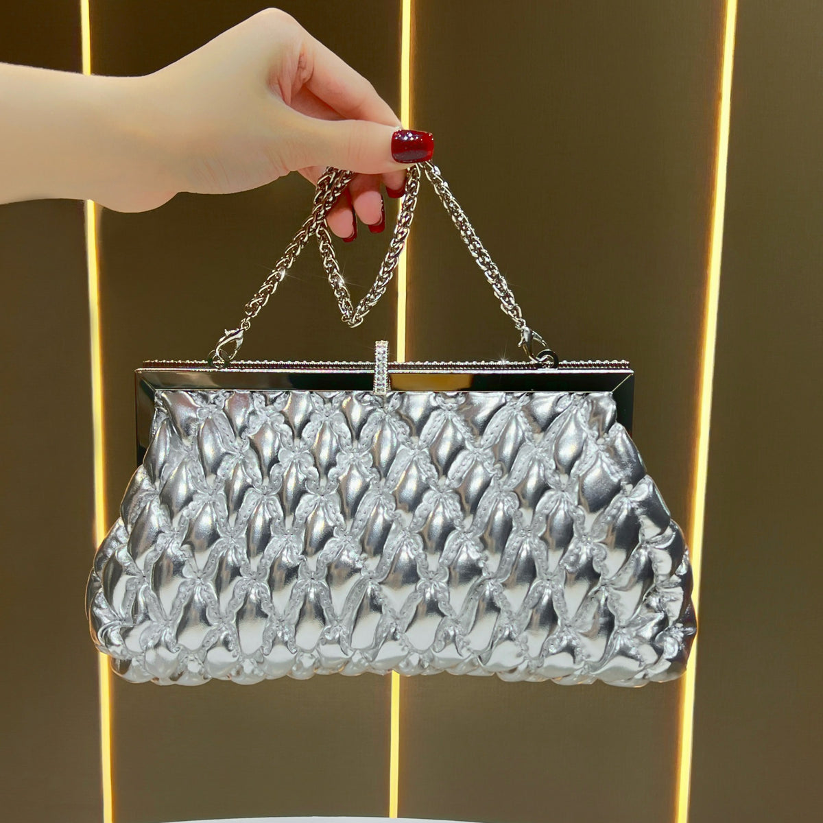 Elegante strukturierte Abendhandtasche