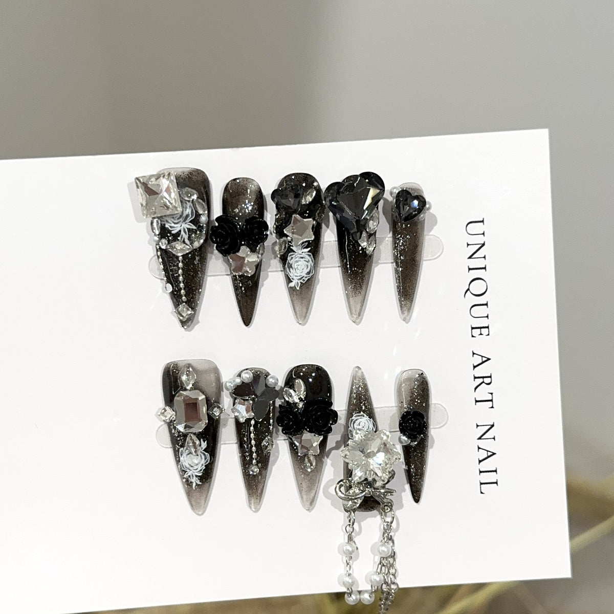 Gothic-inspirierte dekorative Press-On-Nagelset