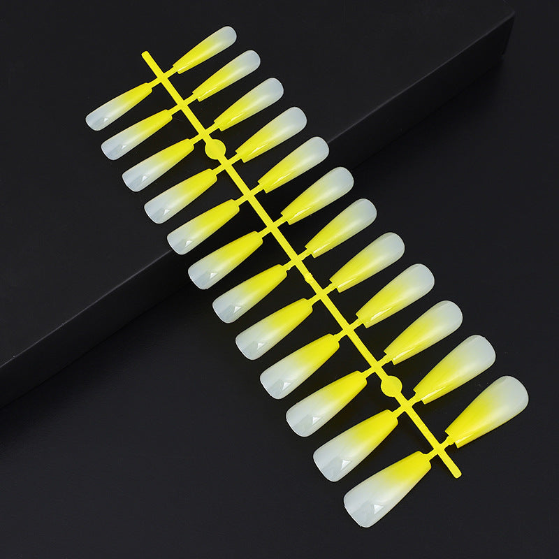Kunstnägel im eleganten Ombre-Design Brehn