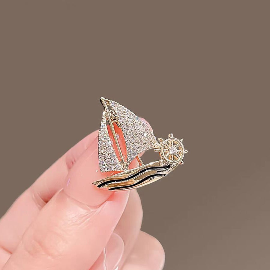 Elegante Segelboot Brosche Brehn