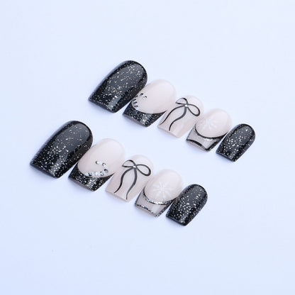 Festliche, mit Strass verzierten Press-On-Nail-Art