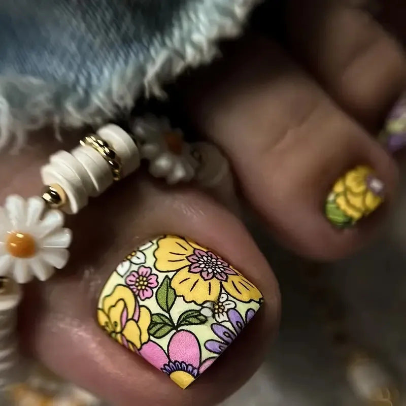 Floral Pediküre Nagelkunst Brehn